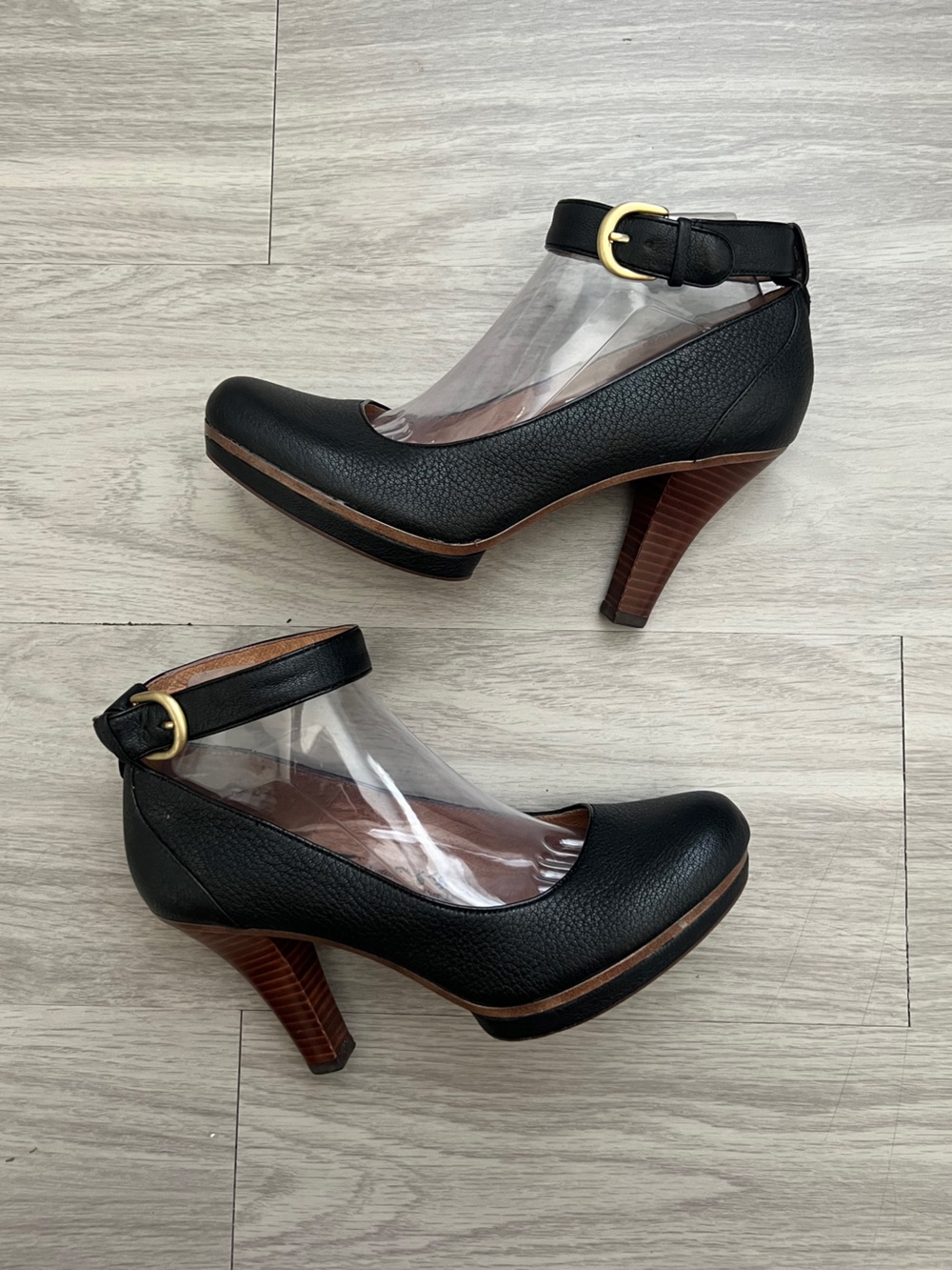 Söfft Women’s 10M Black Leather Mary Jane Pumps Ankle Strap Heels